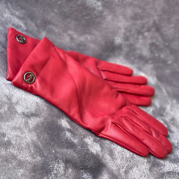 Elegant Red Leather Gloves - Picture 1 of 8